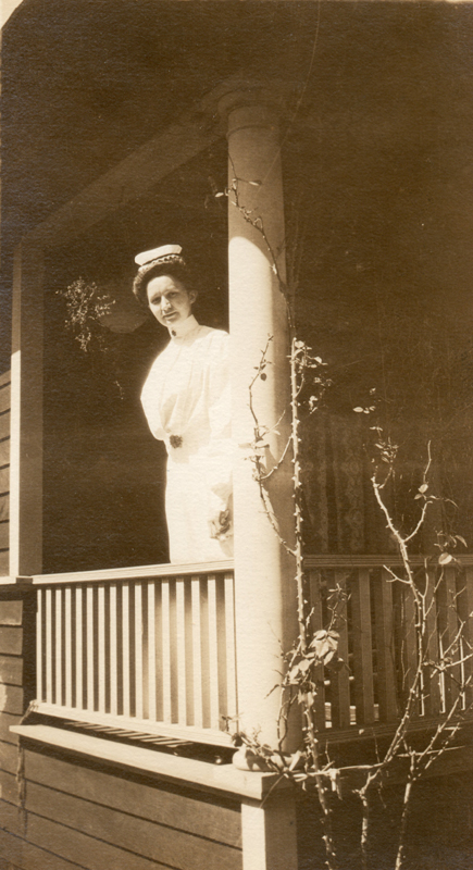 1908d_edith_poapst_nurse_c1908