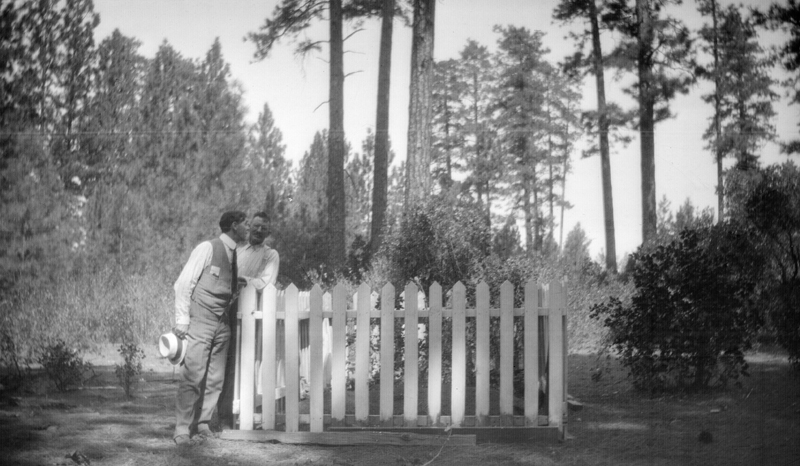 1912m1_will_and_henry_neal_picket_enclosure_c1912