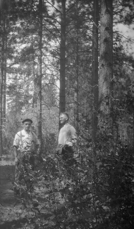 1928e4_henry_neal_unk_in_forest_c1928