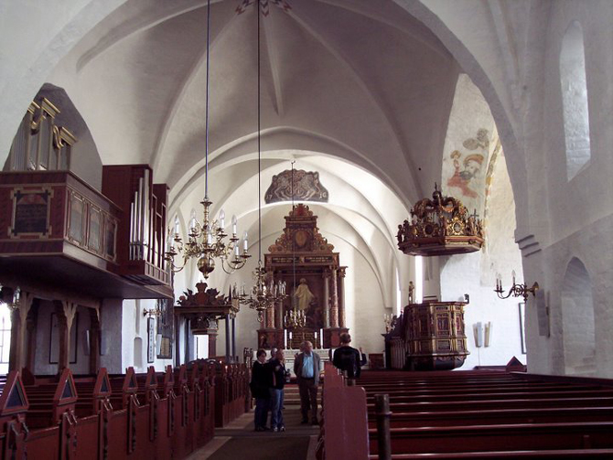 dronninglund_castle_church_interior